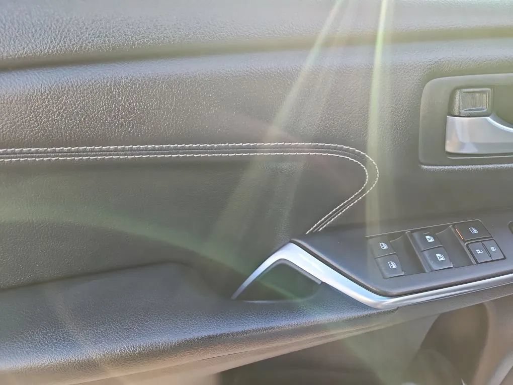 Used 2017 Toyota Camry XLE w/ Moonroof Package FWD image 27