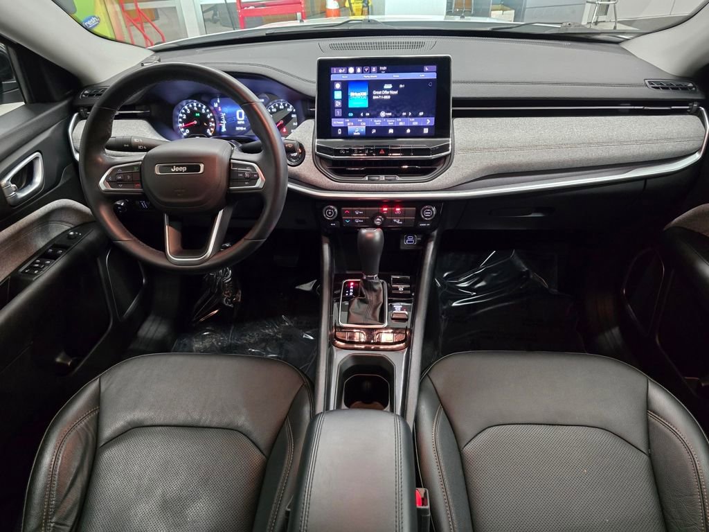 Certified 2022 Jeep Compass Latitude image 32