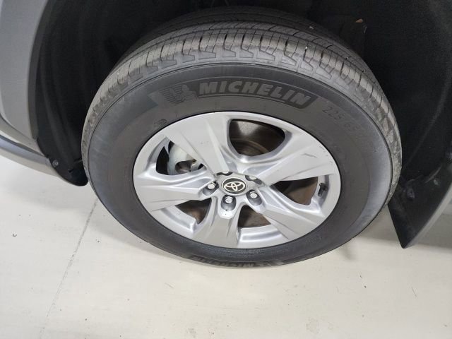 Used 2024 Toyota RAV4 XLE w/ Convenience Package image 41