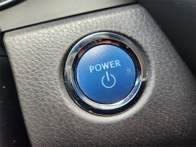 Used 2020 Toyota Camry SE w/ Sunroof Package FWD image 8