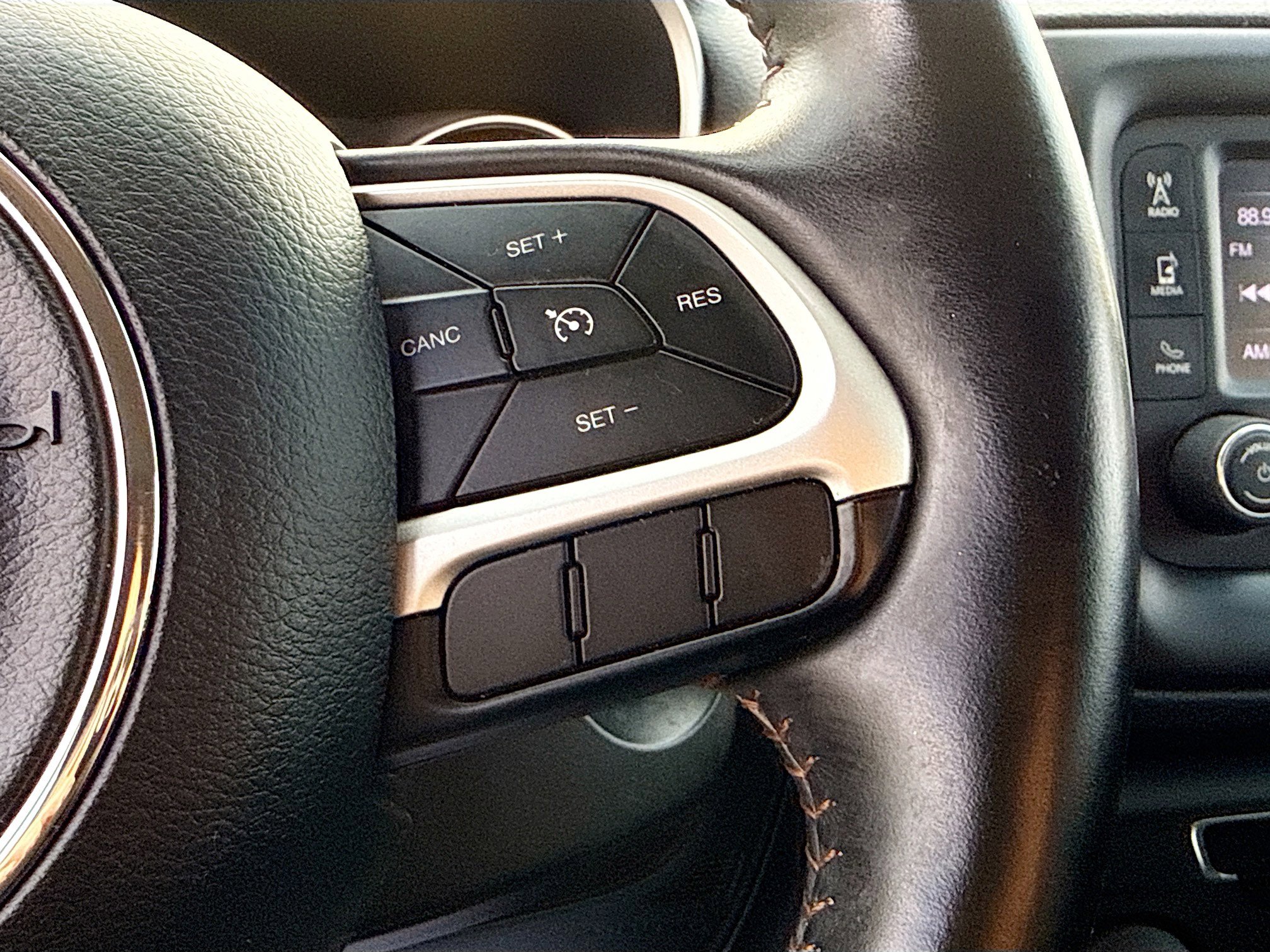 Used 2018 Jeep Compass Latitude image 36