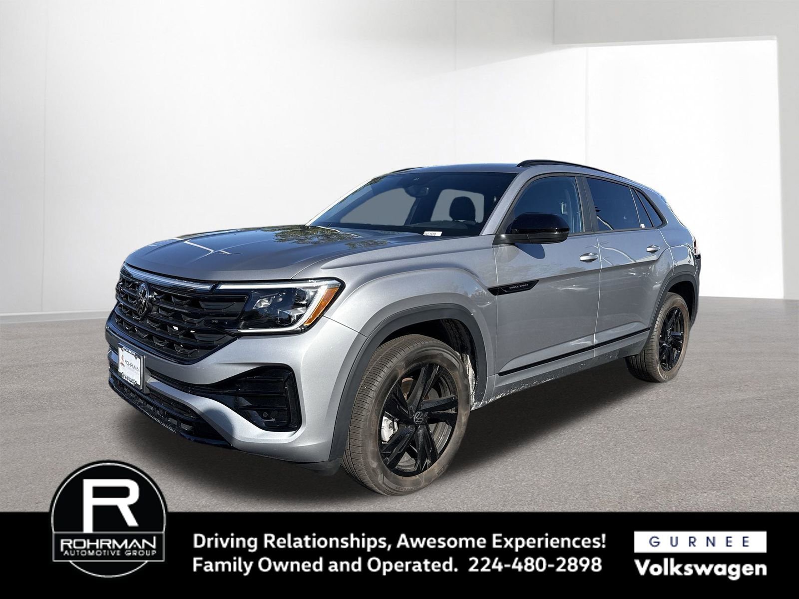 Used 2025 Volkswagen Atlas Cross Sport SEL R-Line image 4