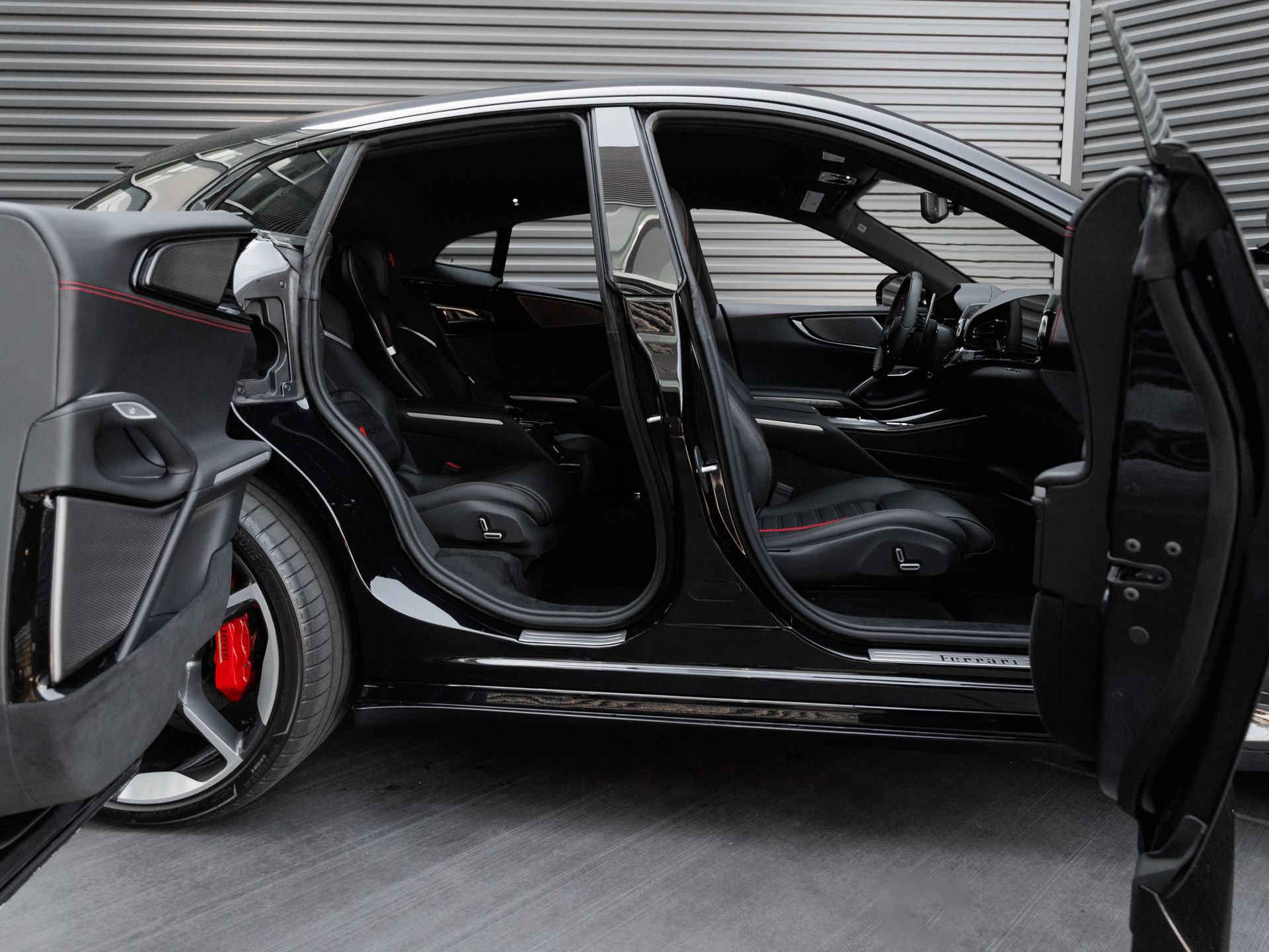 Used 2026 Ferrari Purosangue AWD/4WD image 43