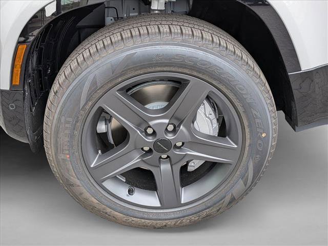 New 2026 Land Rover Defender 110 X-Dynamic SE image 9