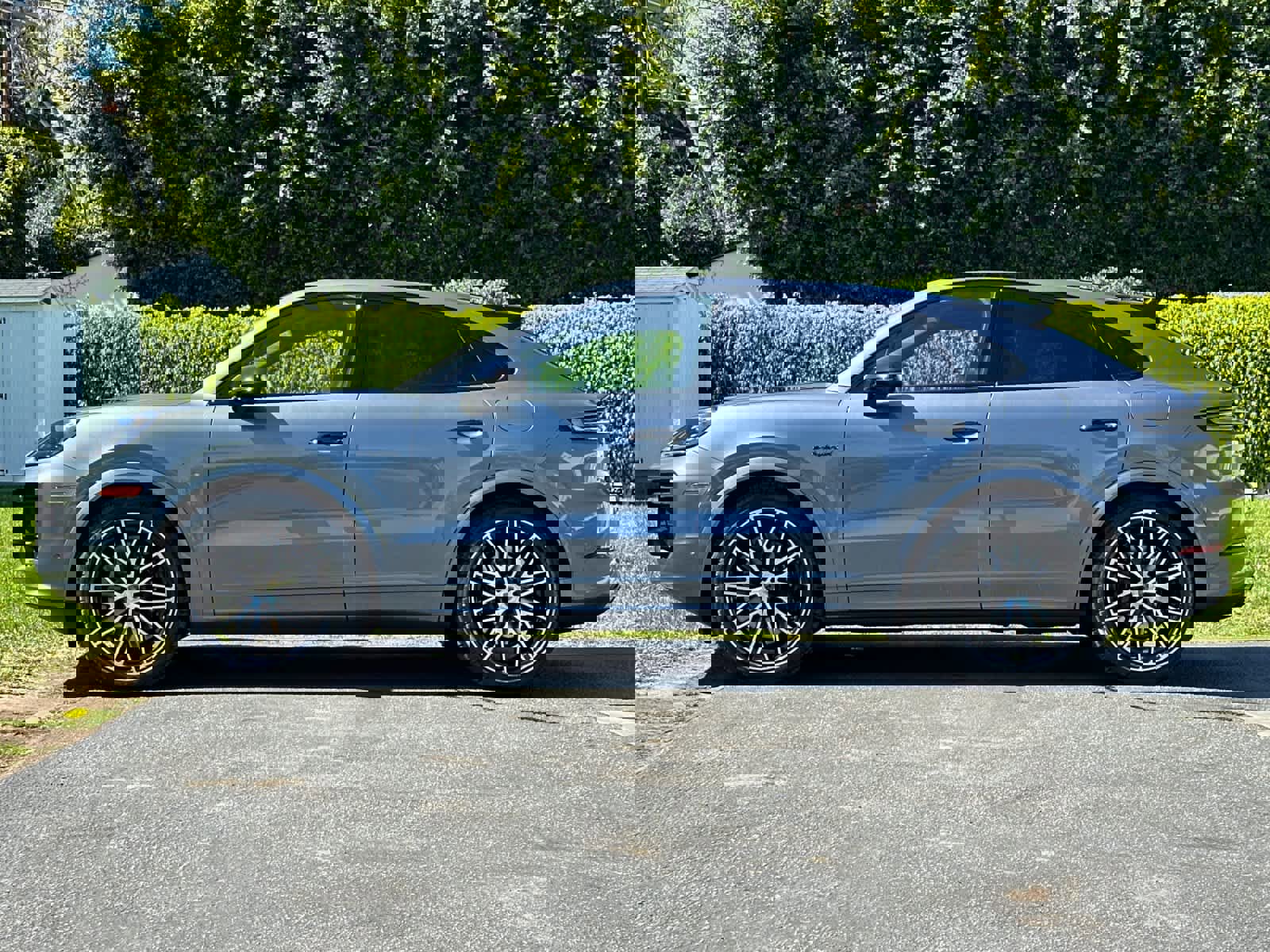 New 2026 Porsche Cayenne Turbo AWD/4WD image 2