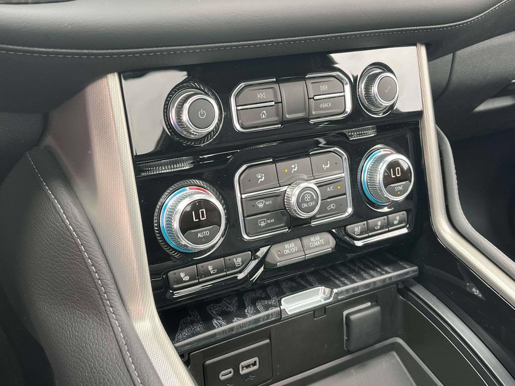 Used 2023 GMC Yukon XL Denali AWD/4WD image 34
