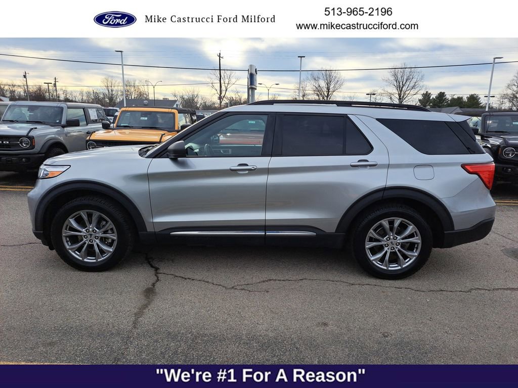 Used 2020 Ford Explorer XLT w/ Equipment Group 202A image 2