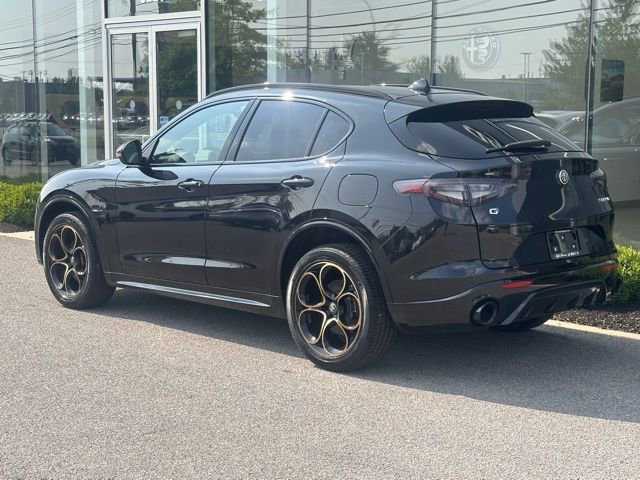 Used 2025 Alfa Romeo Stelvio Sprint AWD/4WD image 3