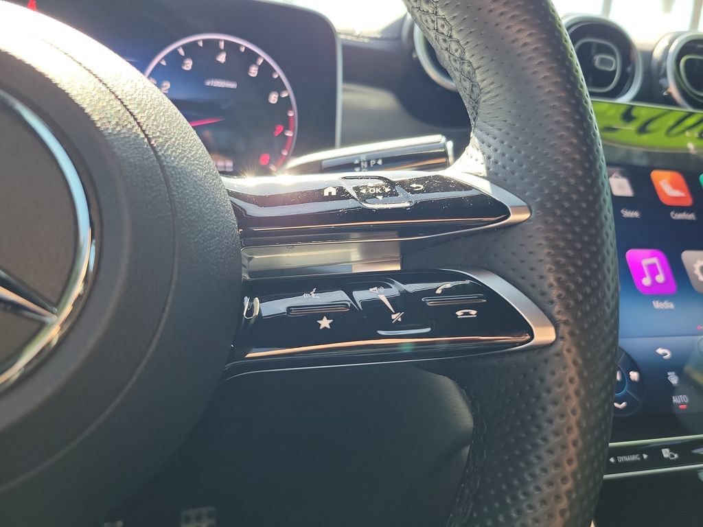 Used 2025 Mercedes-Benz GLC 300 4MATIC image 24