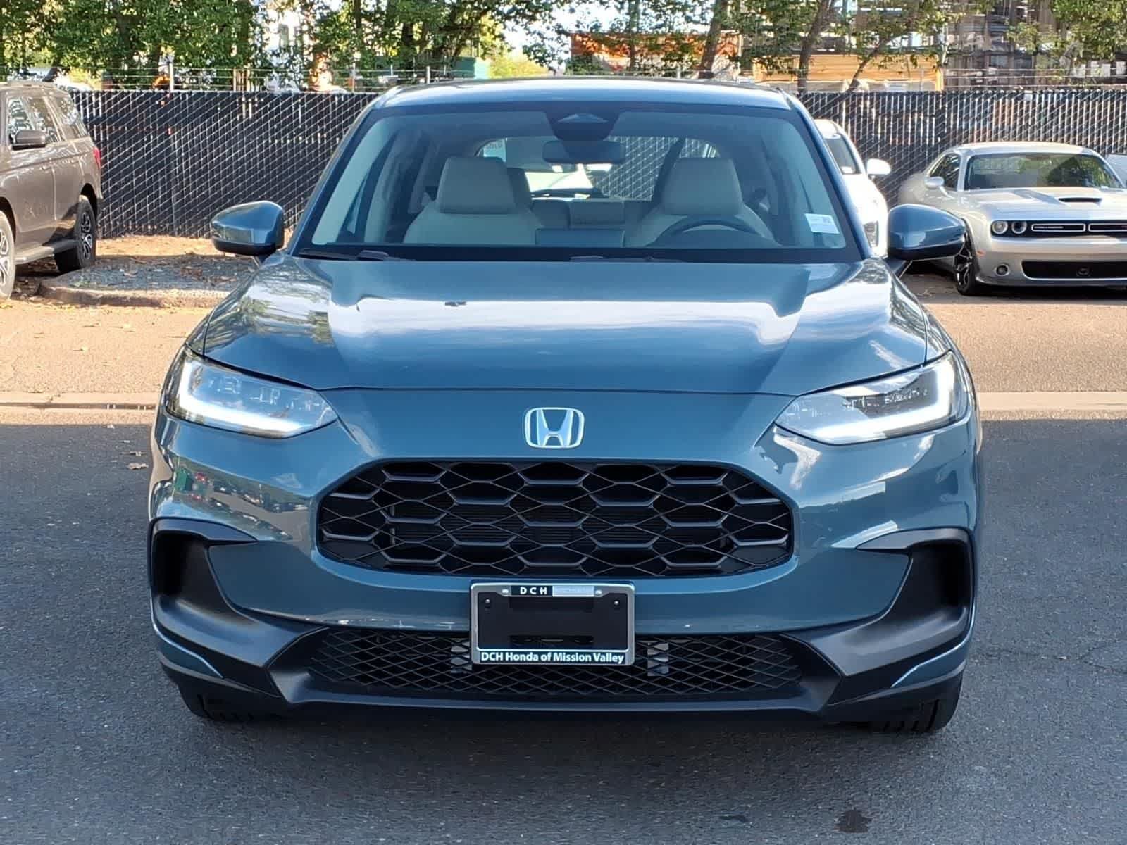 Used 2024 Honda HR-V LX image 2