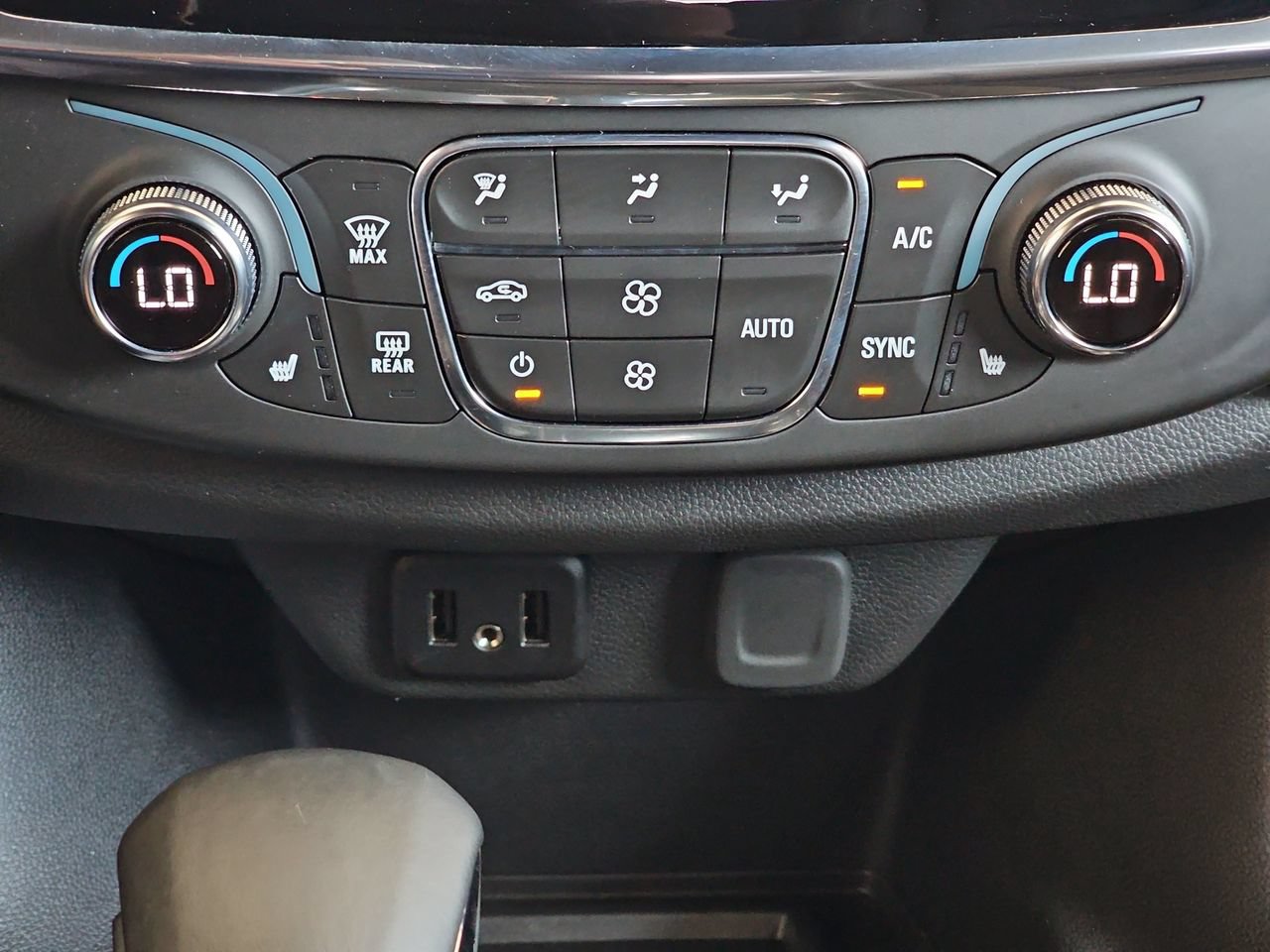 Certified 2023 Chevrolet Traverse LT FWD image 27