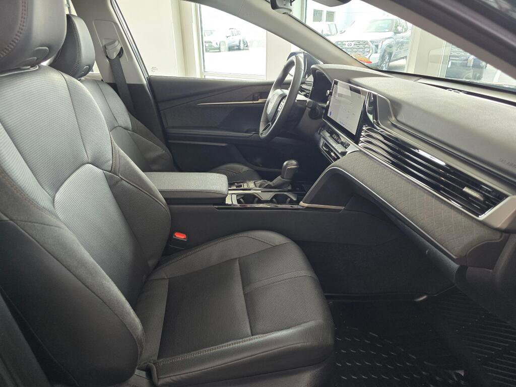 Used 2025 Toyota Camry XLE FWD image 45