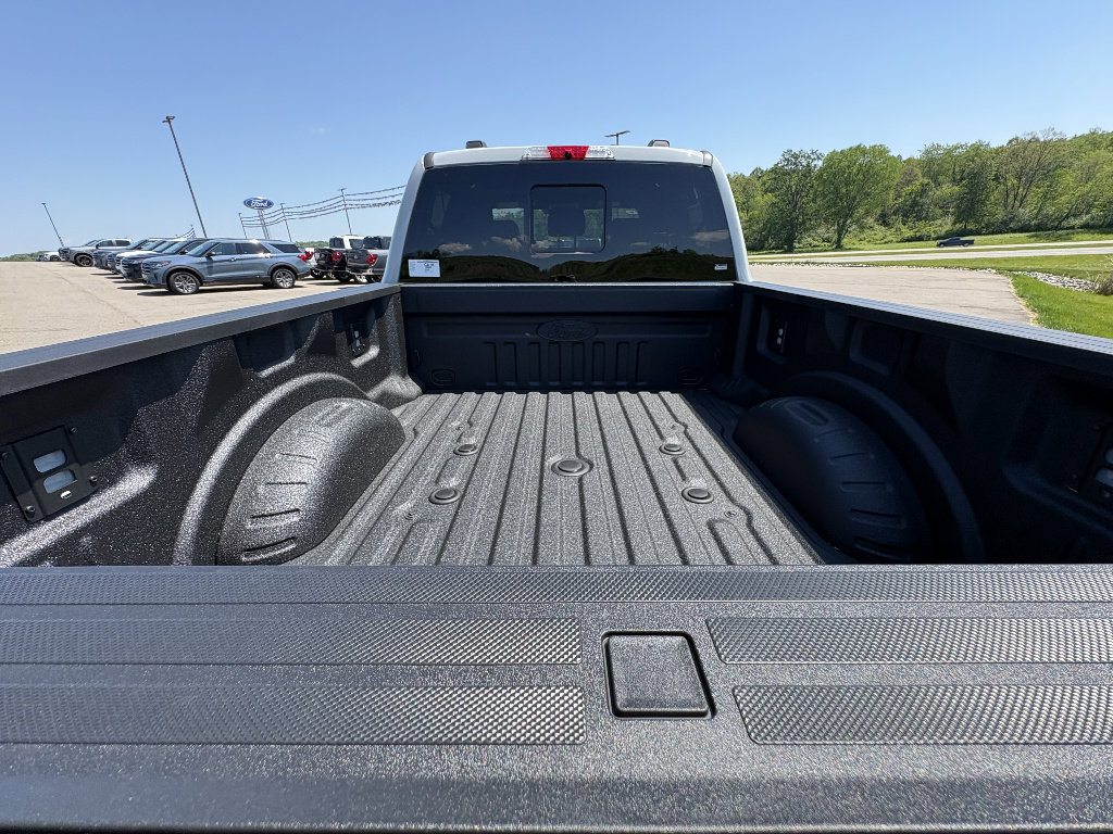 New 2026 Ford F350 Platinum w/ Tremor Off-Road Package AWD/4WD image 15