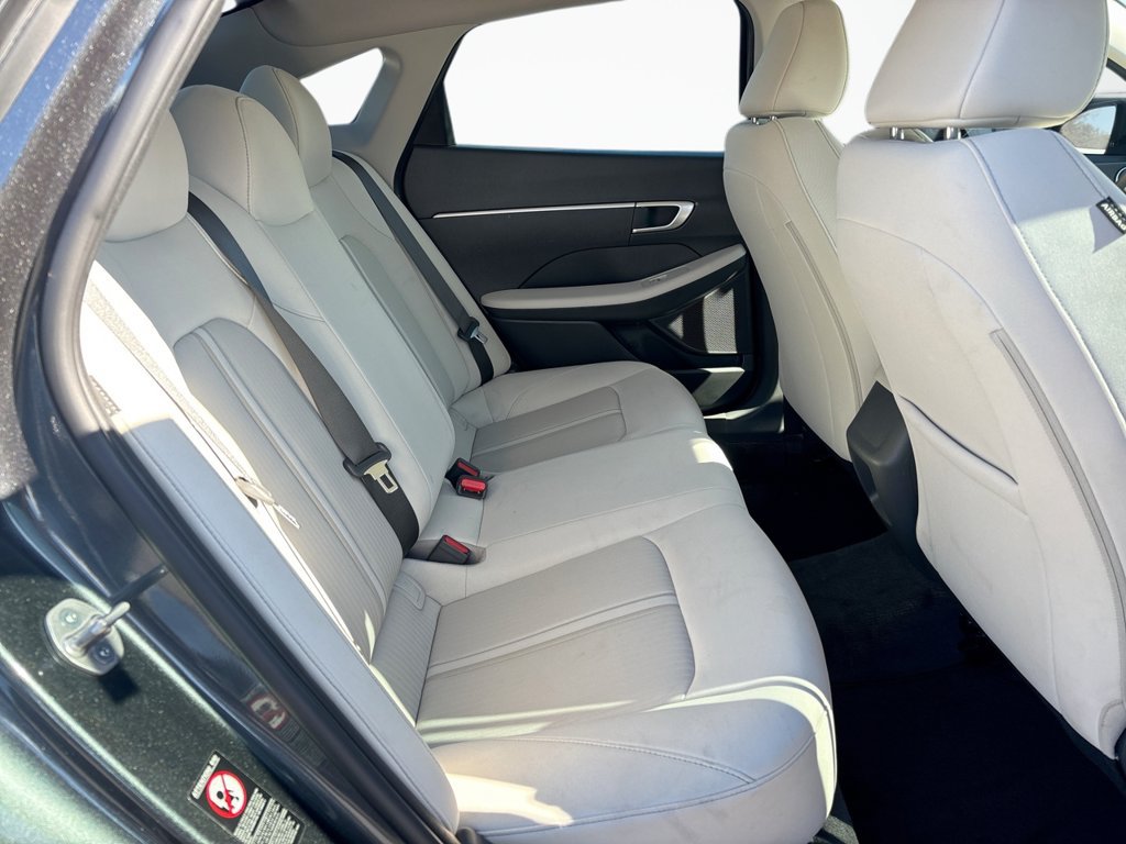 Used 2023 Hyundai Sonata SE w/ Cargo Package FWD image 16