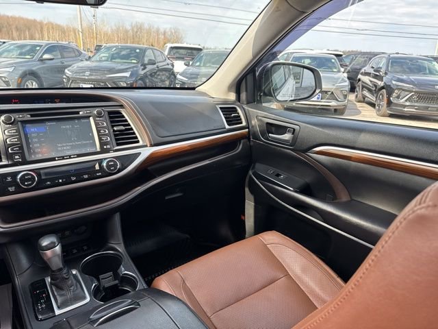 Used 2019 Toyota Highlander Limited Platinum AWD/4WD image 27