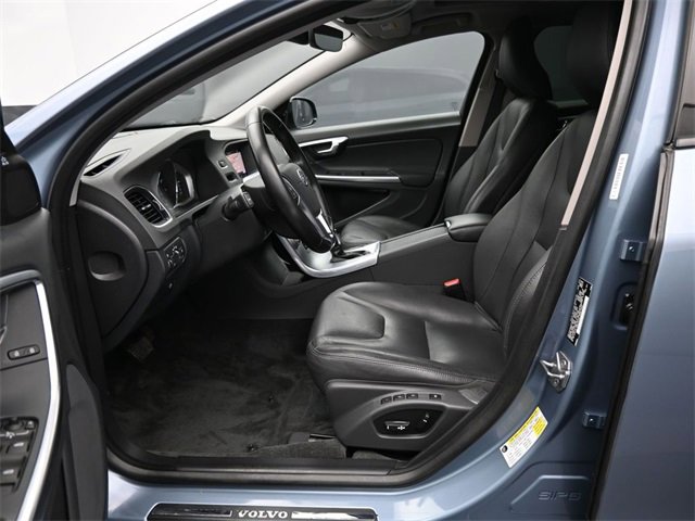 Used 2018 Volvo V60 T5 Cross Country w/ Convenience Package image 24