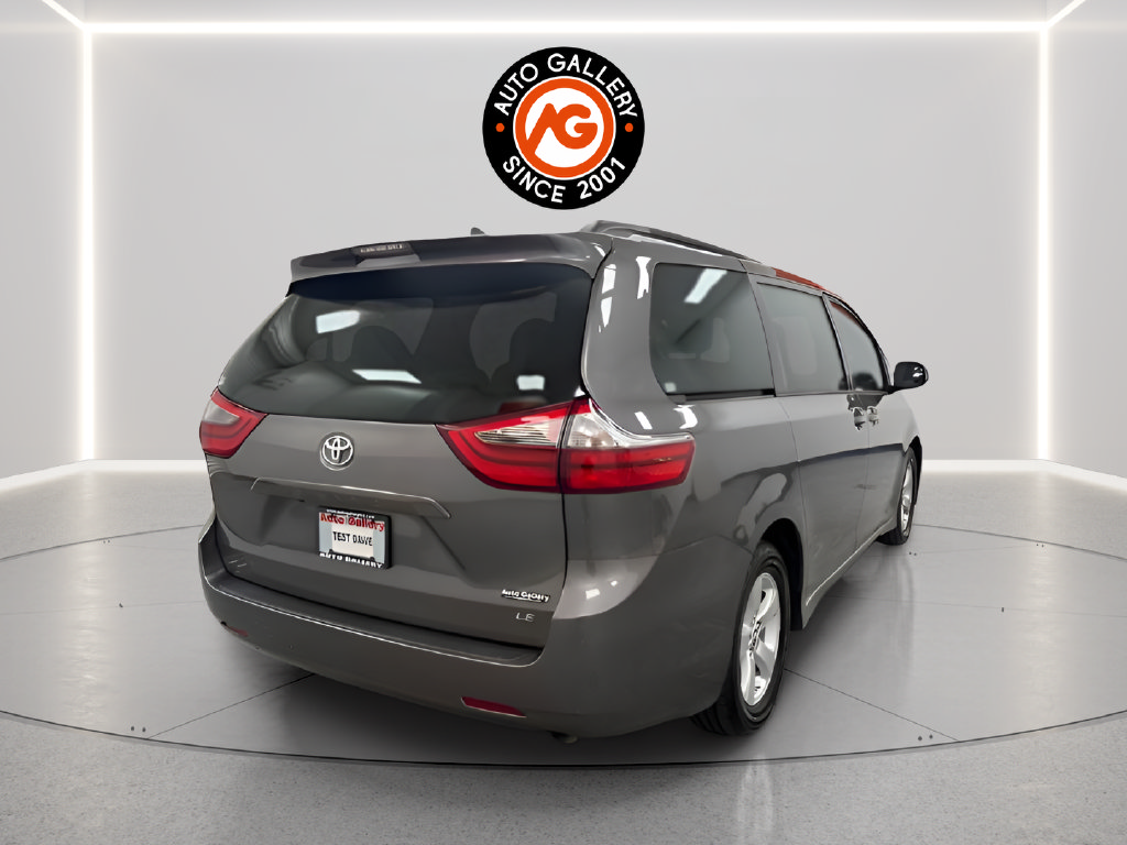 Used 2020 Toyota Sienna LE FWD image 4