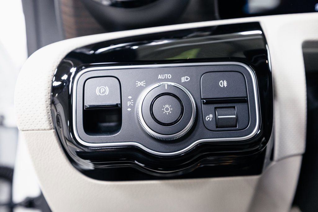 Certified 2026 Mercedes-Benz CLA 250 4MATIC image 9