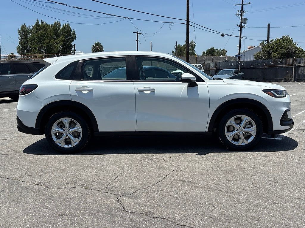 Used 2024 Honda HR-V LX image 2