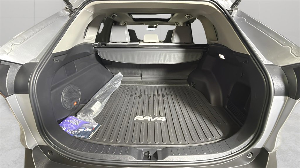 Used 2022 Toyota RAV4 Limited image 29