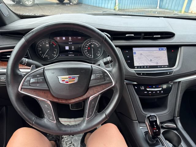 Used 2024 Cadillac XT5 Sportv w/ Technology Package AWD/4WD image 10