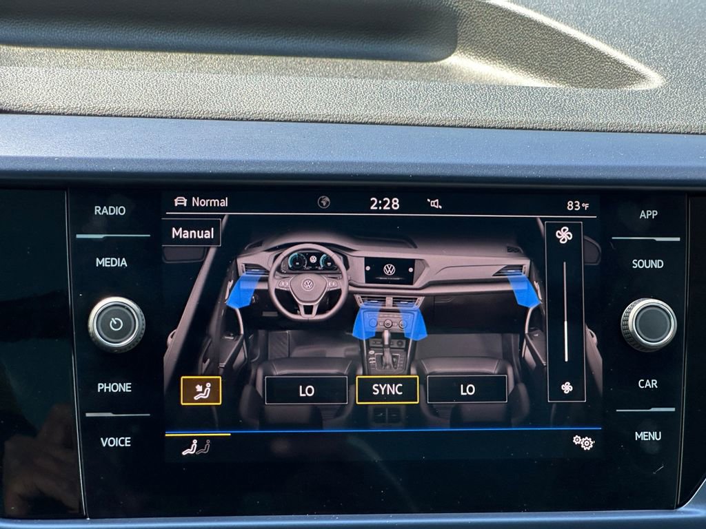 Used 2024 Volkswagen Taos SE w/ Panoramic Sunroof Package AWD/4WD image 15