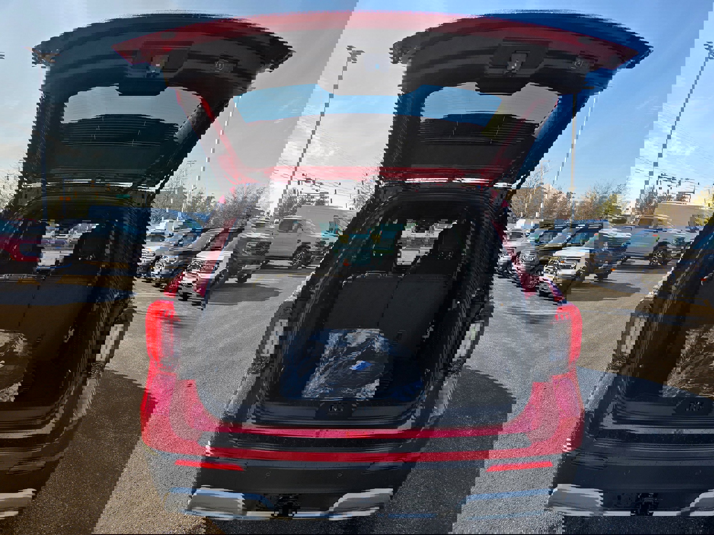 New 2026 Ford Explorer Platinum w/ LUX Leather Package image 9