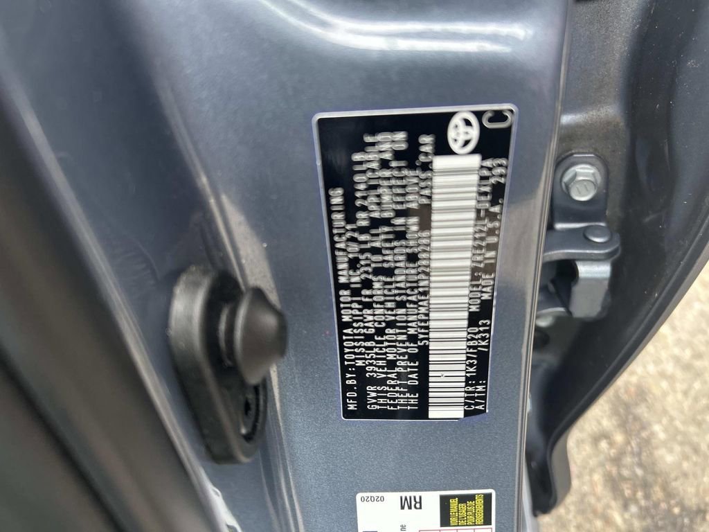 Used 2022 Toyota Corolla LE image 19