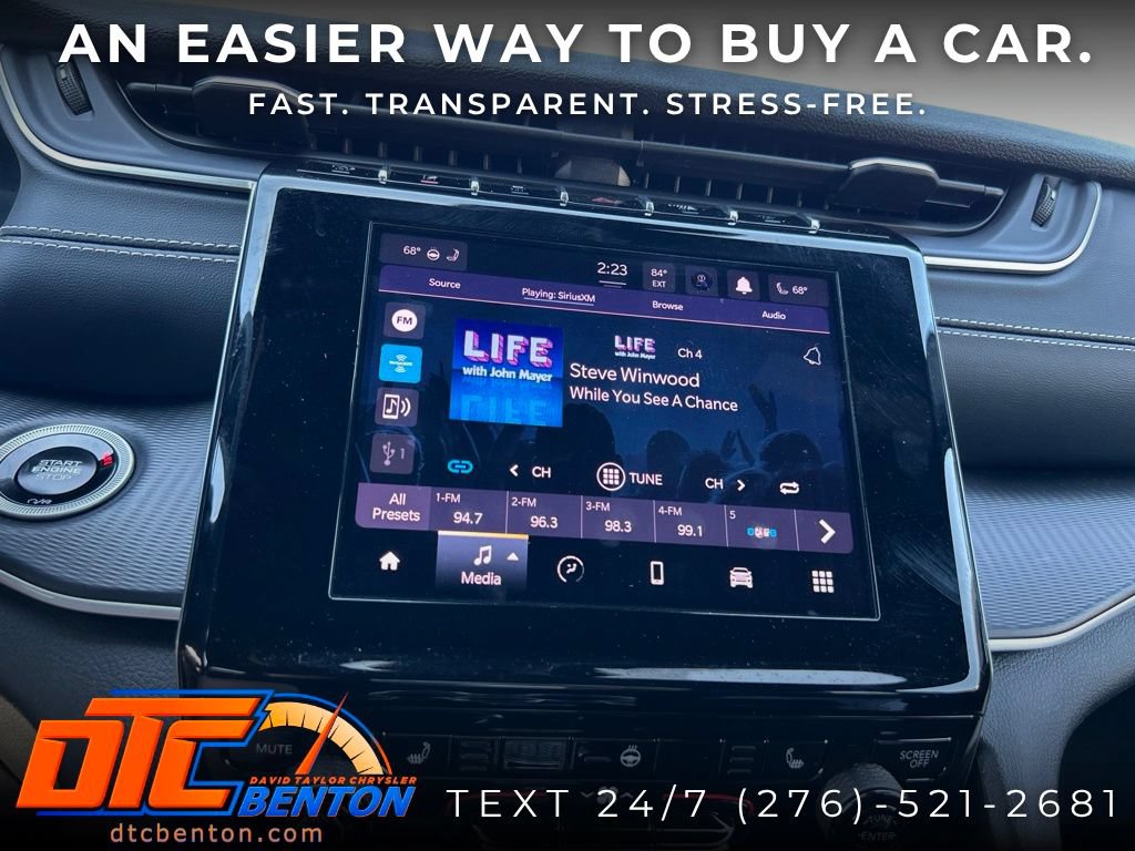 Used 2025 Jeep Grand Cherokee Altitude AWD/4WD image 16