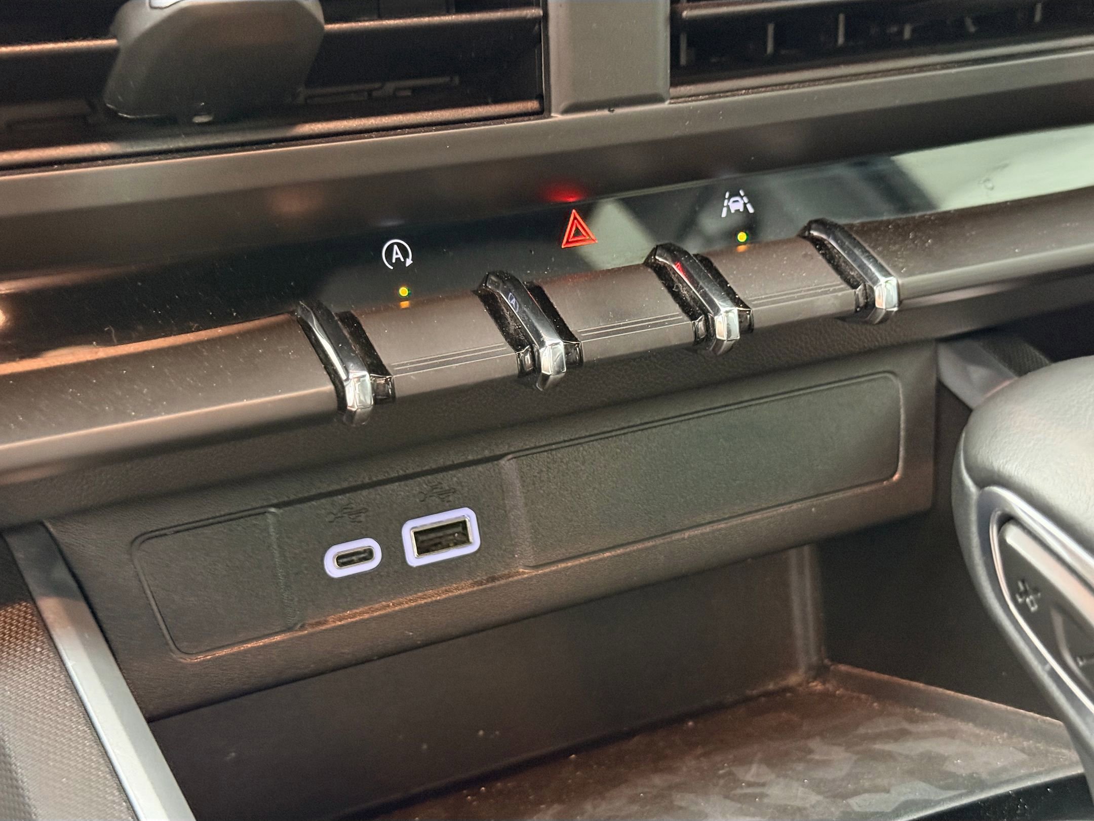 Used 2024 Chevrolet Colorado LT w/ LT Convenience Package image 24