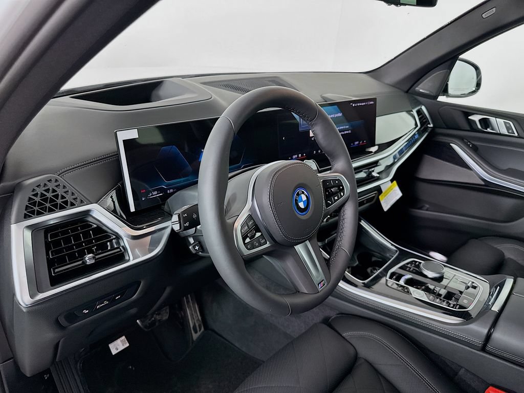 Used 2026 BMW X5 xDrive50e w/ M Sport Package AWD/4WD image 9