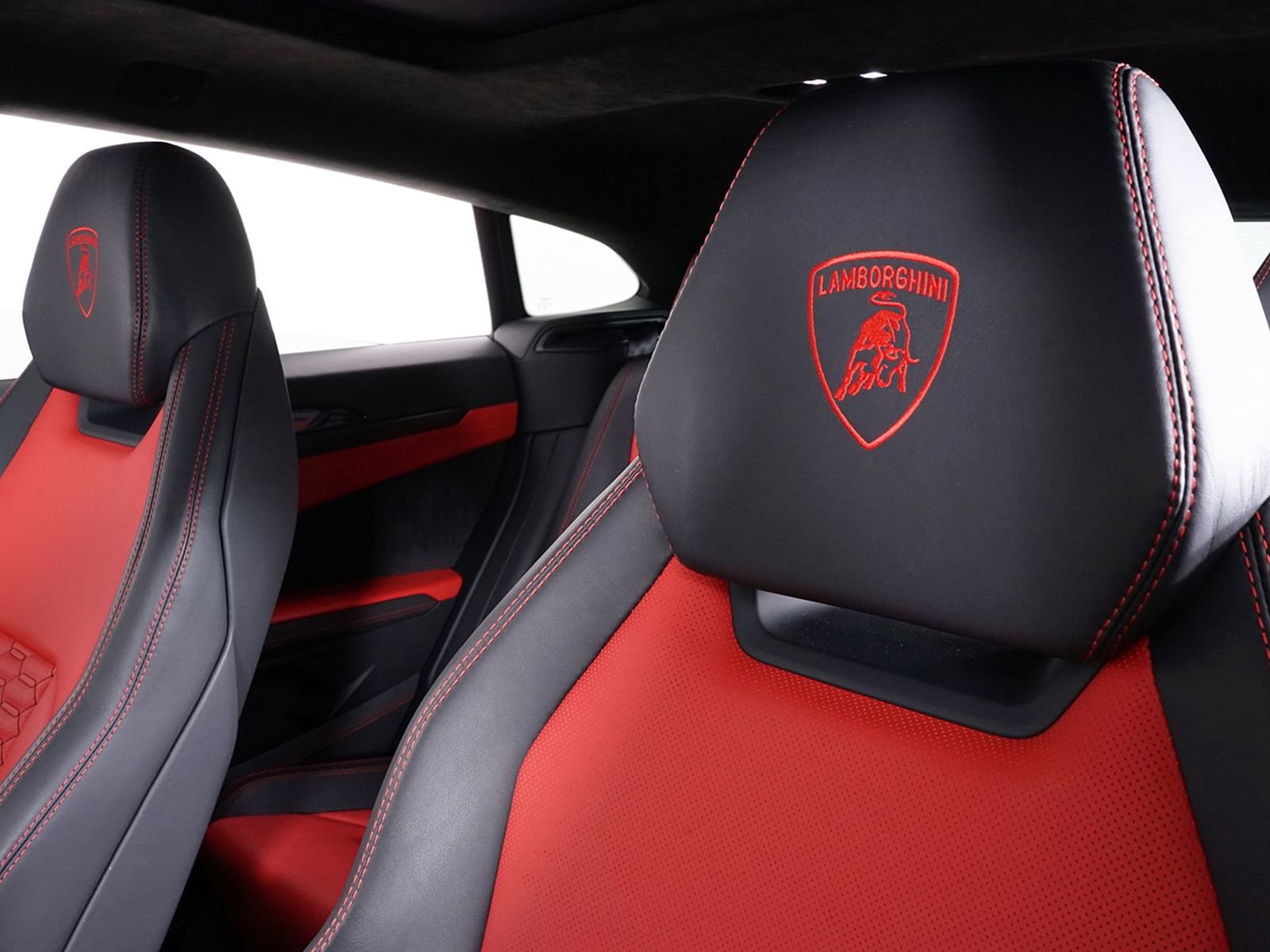 Used 2022 Lamborghini Urus image 26