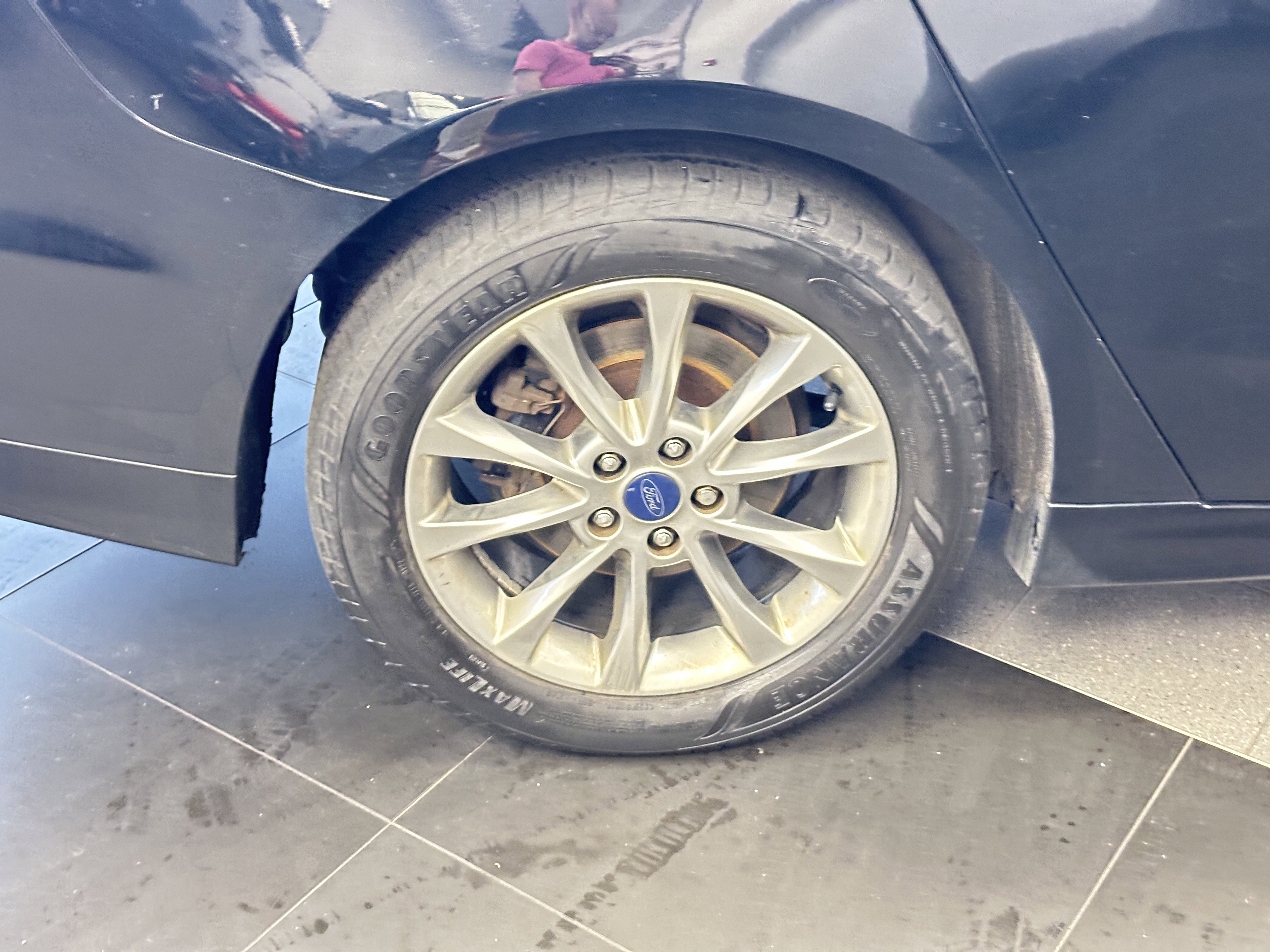 Used 2017 Ford Fusion SE w/ Fusion SE Technology Package image 18