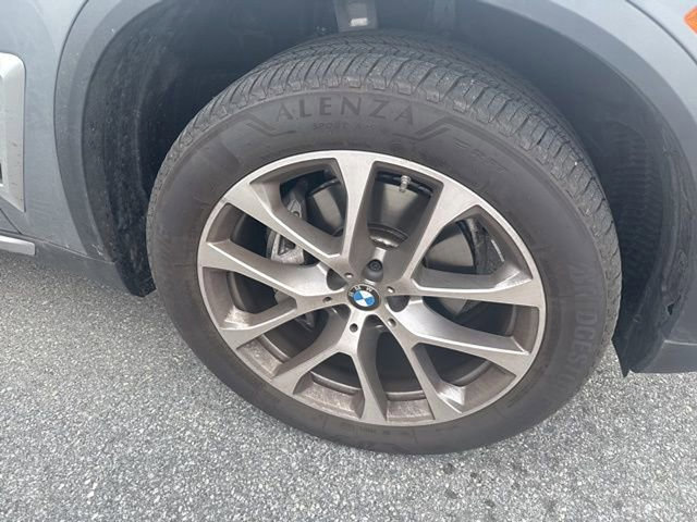 Used 2026 BMW X5 xDrive40i w/ Climate Comfort Package image 9