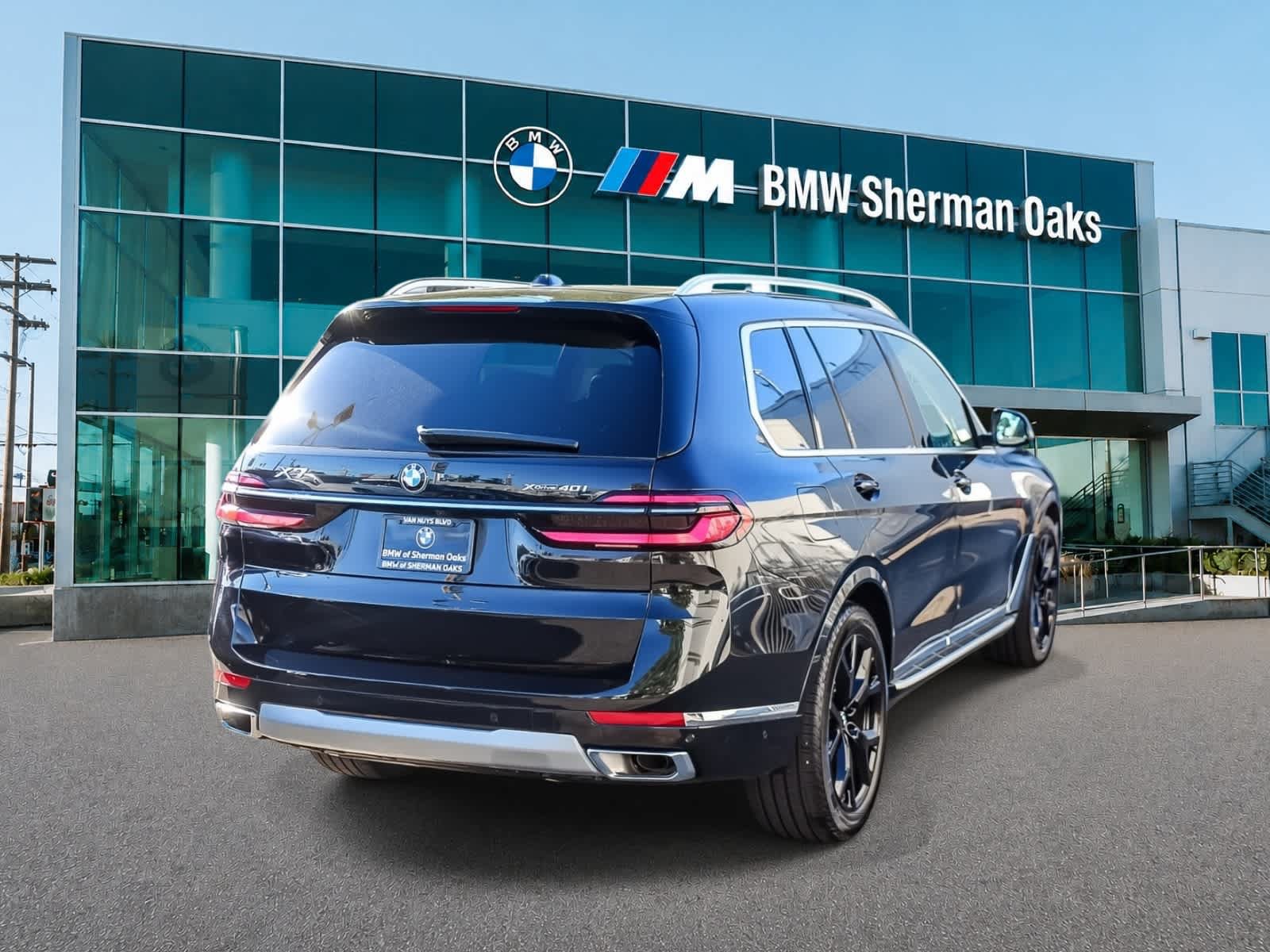 Used 2027 BMW X7 xDrive40i AWD/4WD image 8