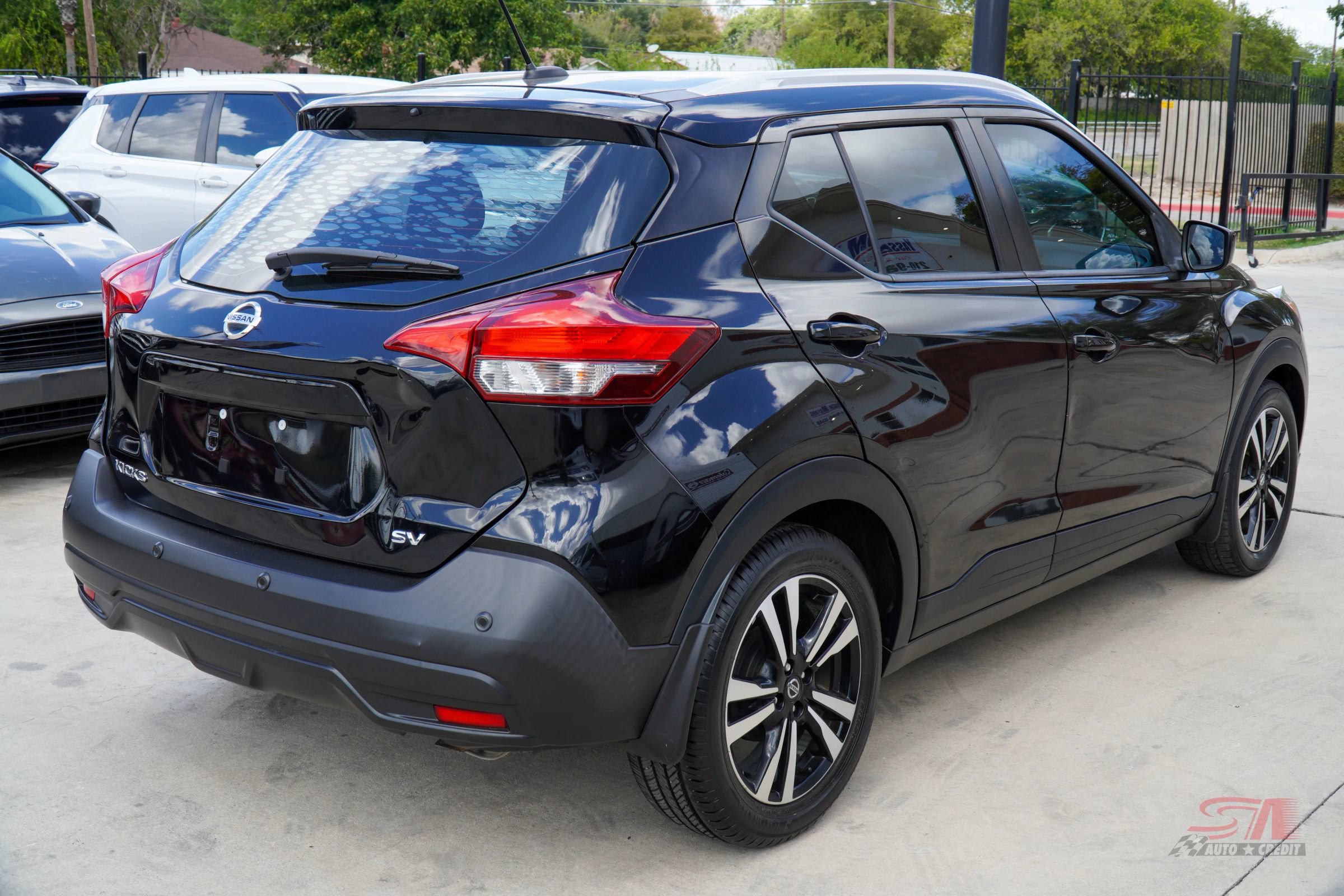 Used 2020 Nissan Kicks SV FWD image 6