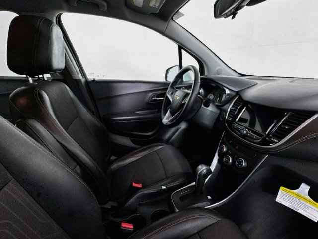 Used 2019 Chevrolet Trax LT w/ LT Convenience Package FWD image 26