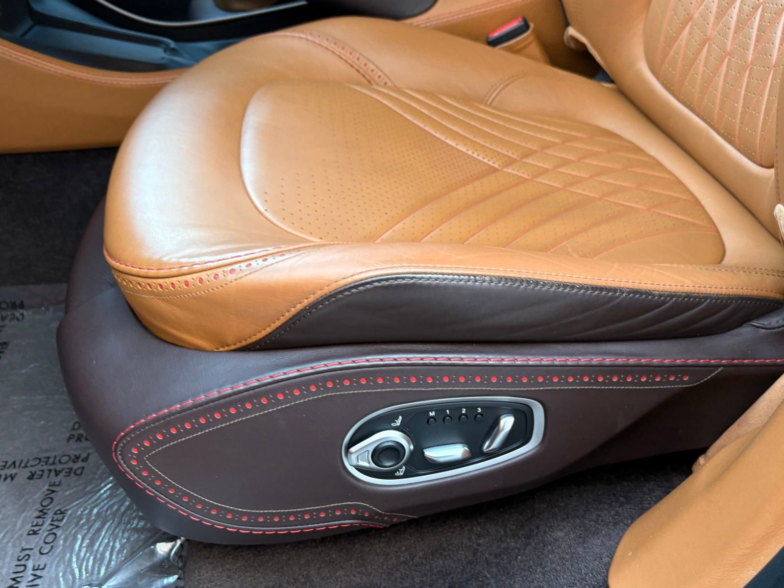 Used 2021 Aston Martin DBX AWD/4WD image 38
