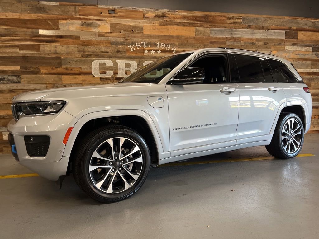 Used 2023 Jeep Grand Cherokee Overland image 18