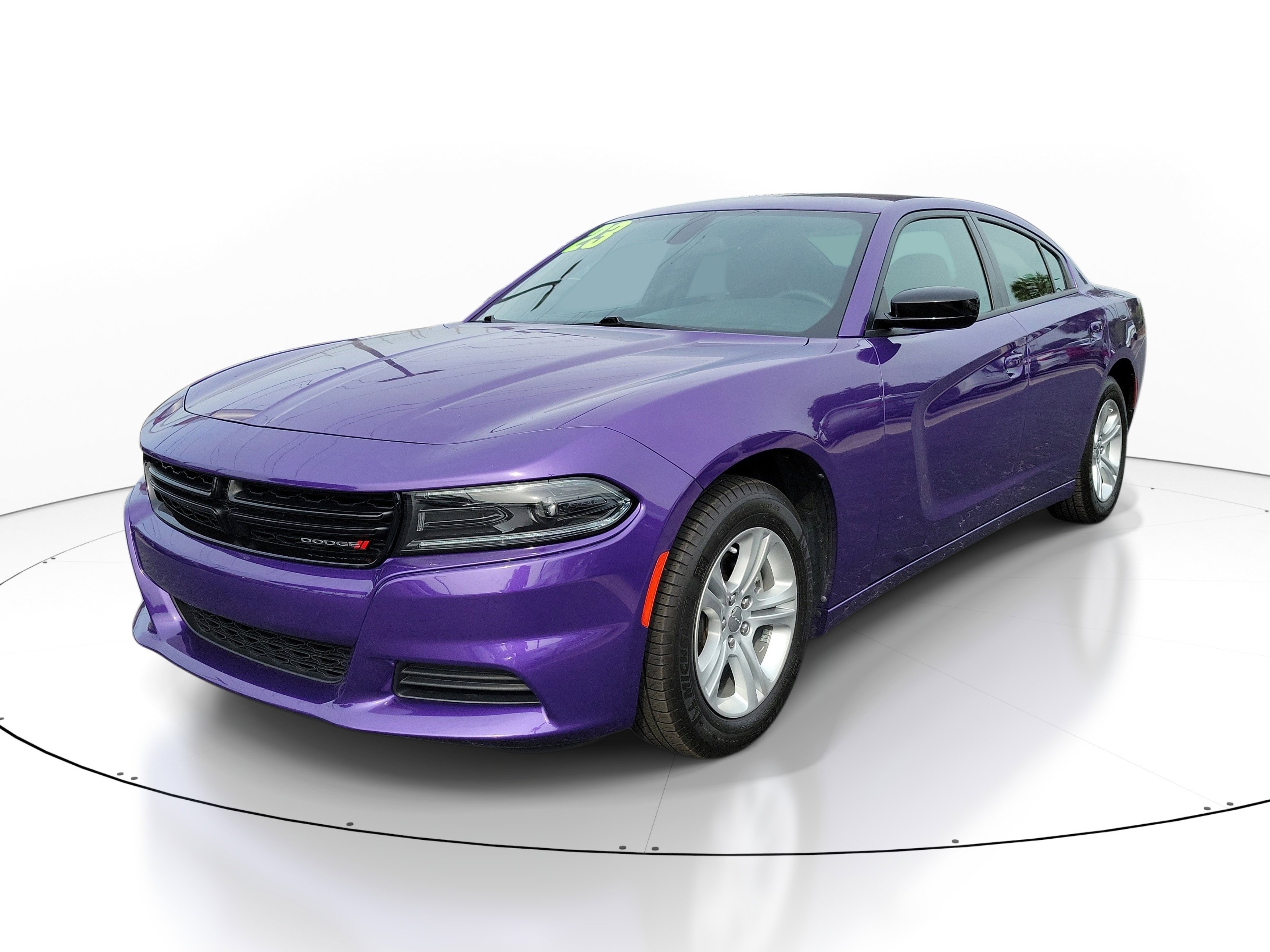 Used 2023 Dodge Charger SXT RWD image 3