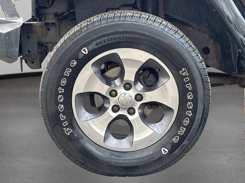 Used 2018 Jeep Wrangler Unlimited Sahara w/ Connectivity Group image 12