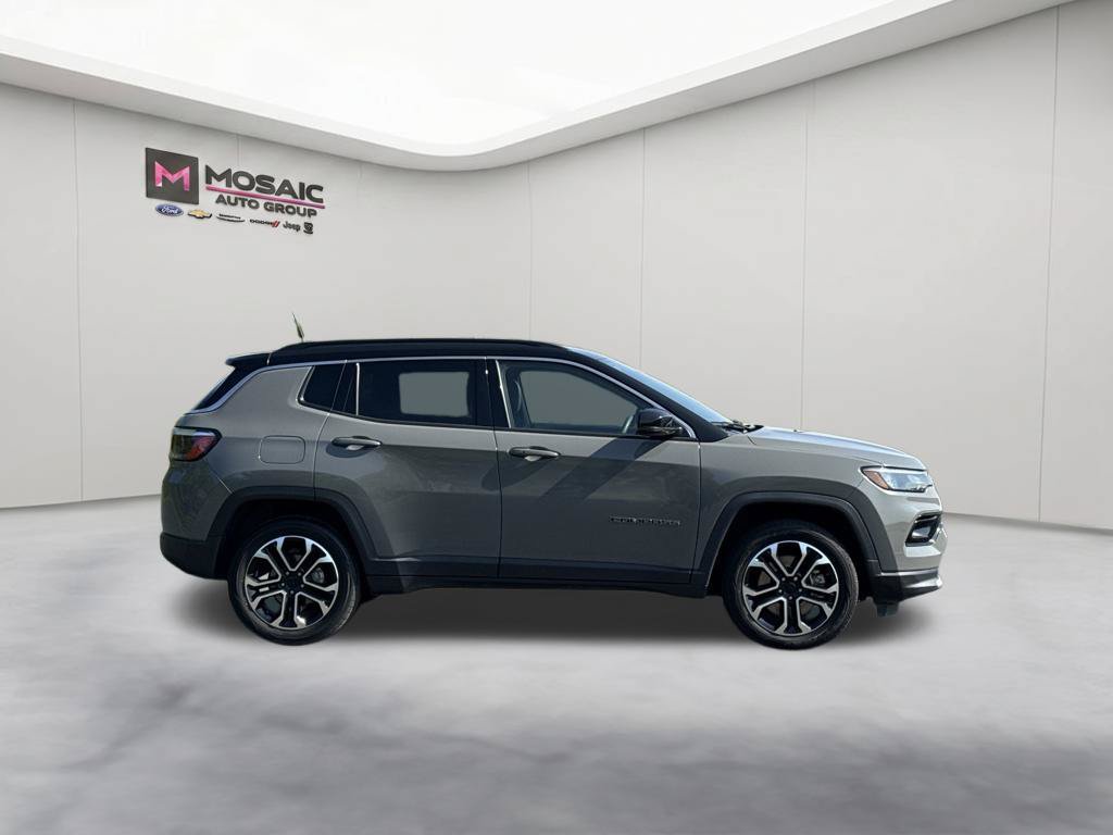 Used 2024 Jeep Compass Limited AWD/4WD image 8