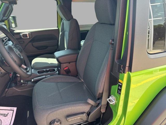 Used 2025 Jeep Wrangler Sport AWD/4WD image 12