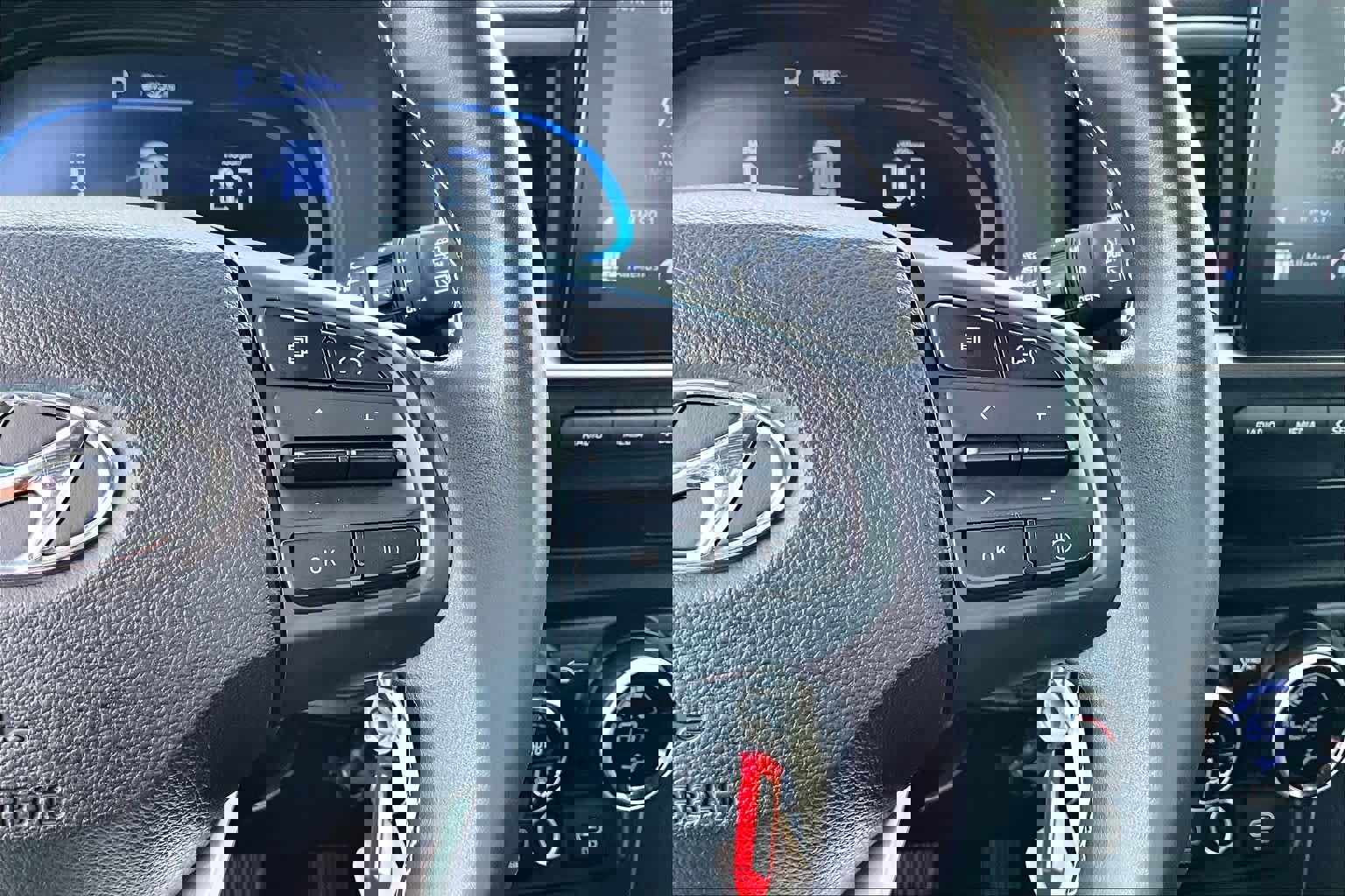 Used 2023 Hyundai Venue SEL image 23