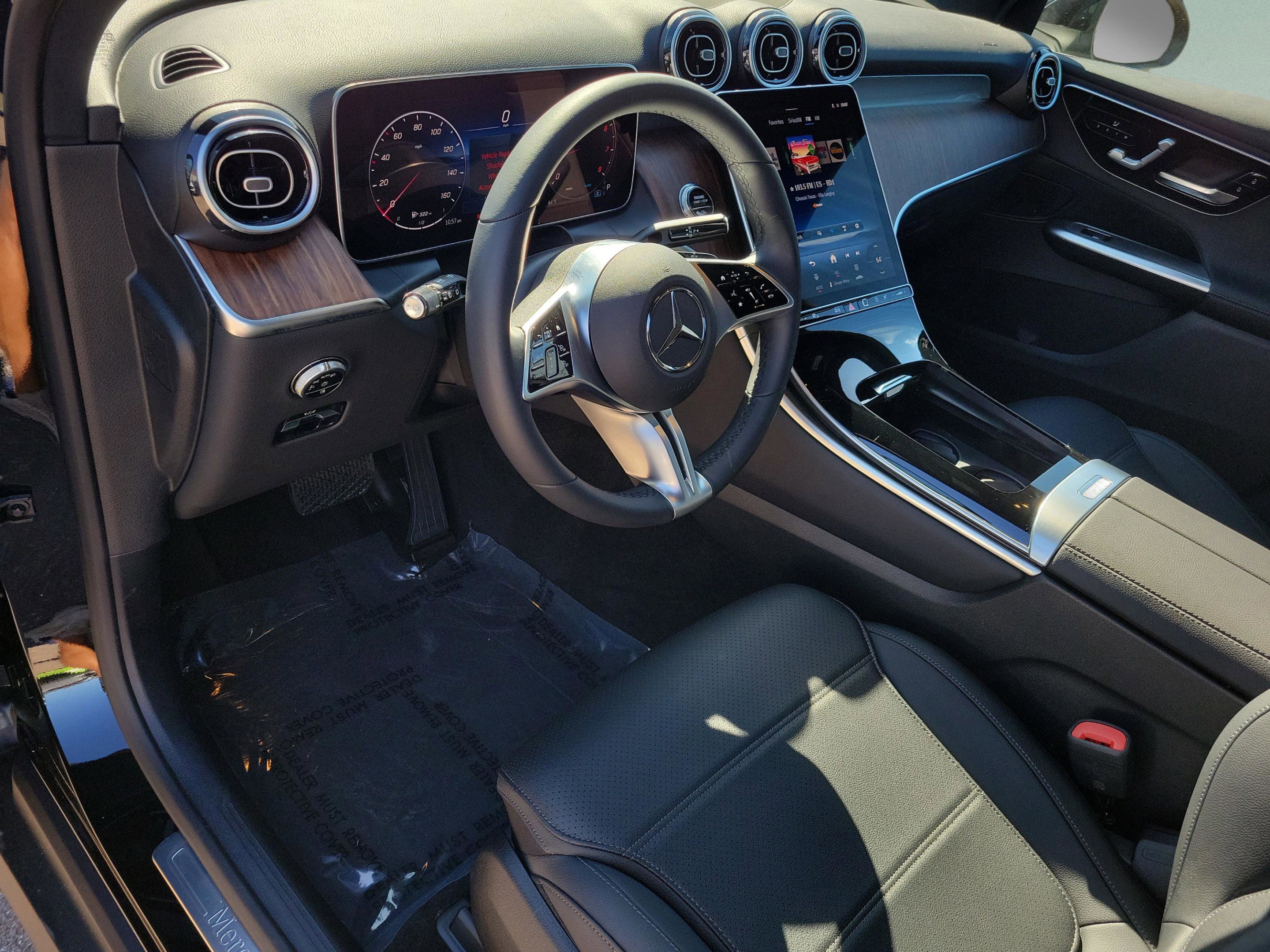 Used 2026 Mercedes-Benz GLC 300 4MATIC image 23