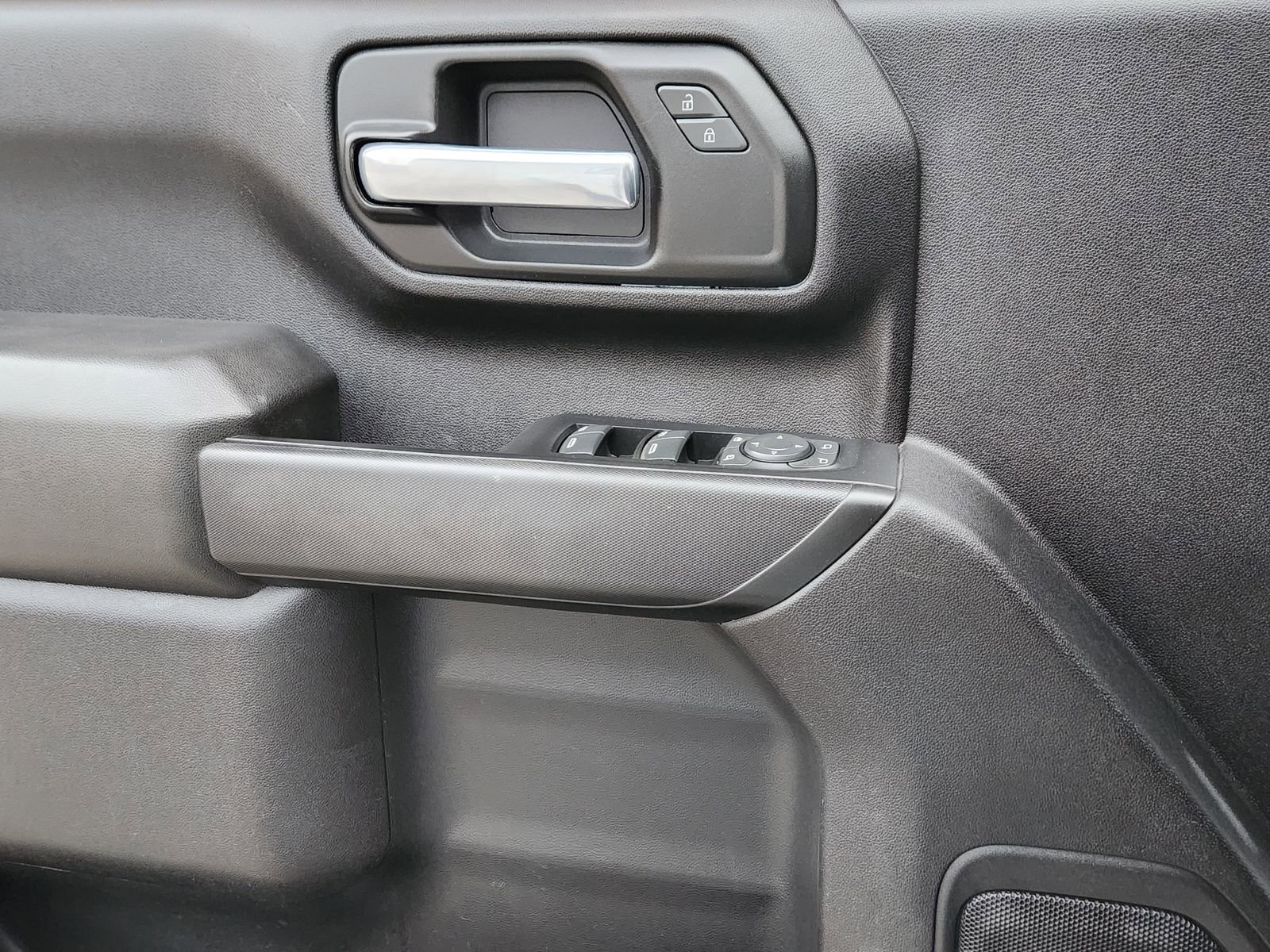 Used 2022 Chevrolet Silverado 2500 Custom w/ Custom Value Package image 26