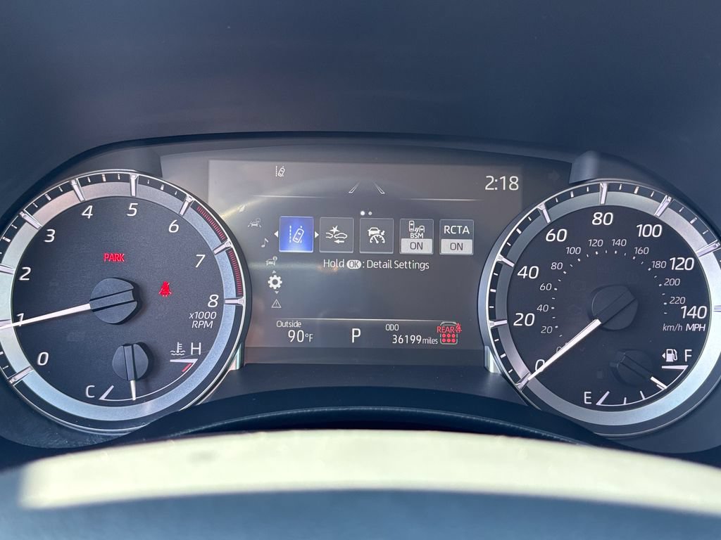 Used 2025 Toyota Highlander LE FWD image 28