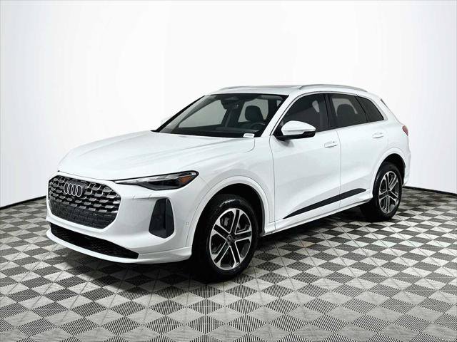 Certified 2025 Audi Q5 Premium w/ Convenience Package AWD/4WD image 3