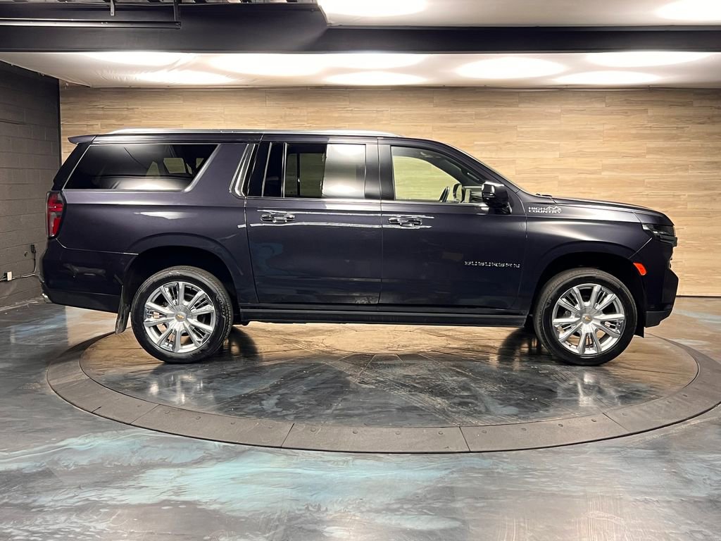 Used 2023 Chevrolet Suburban High Country w/ Advanced Technology Package image 32