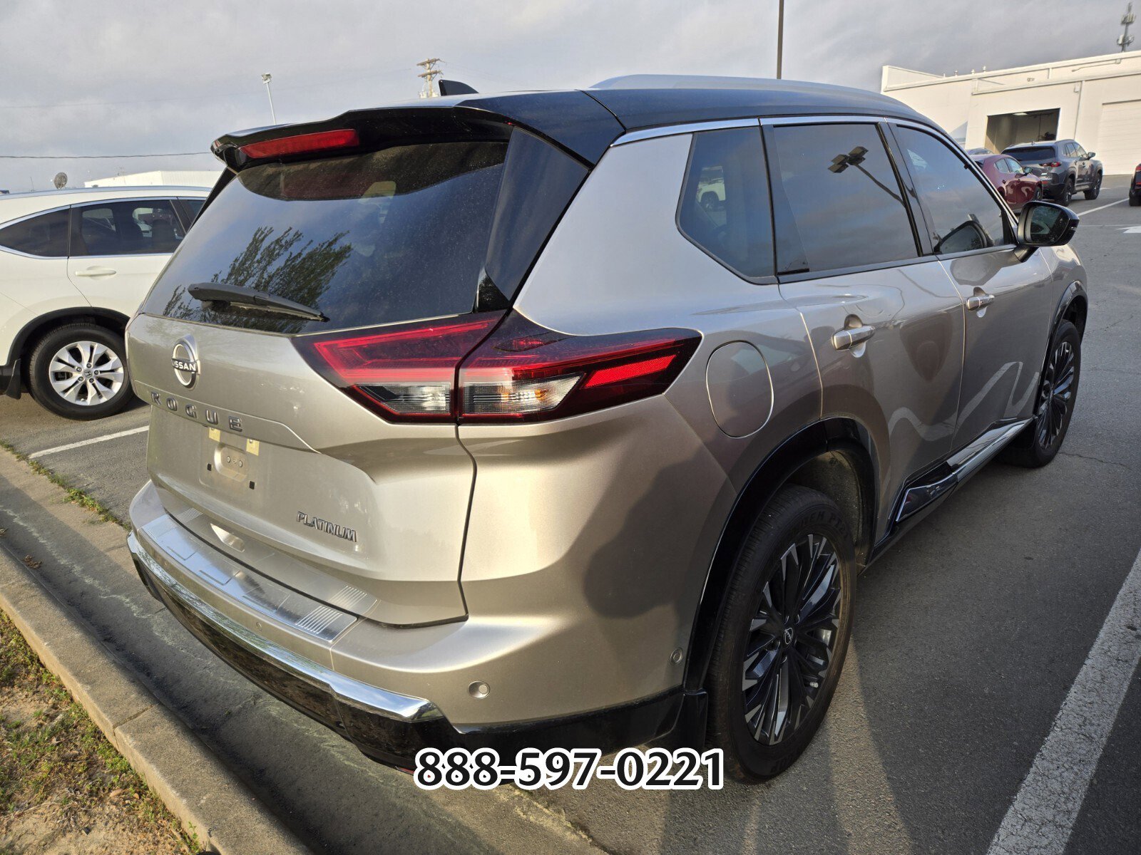 Used 2024 Nissan Rogue Platinum w/ Platinum Premium Package image 8